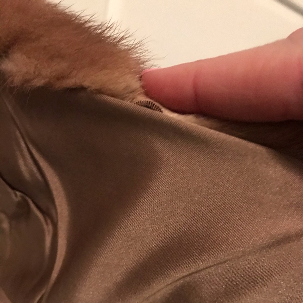 Authentic Fur Caplet - Picture 5 of 5